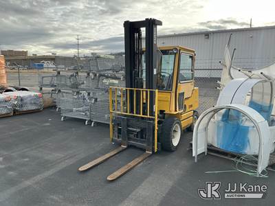 Clark GPX30 Forklift