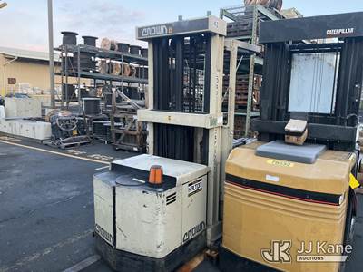 1991 Crown 30SP36TT Stand-Up Forklift Order Picker