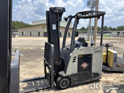 2009 Crown Stand-Up Forklift