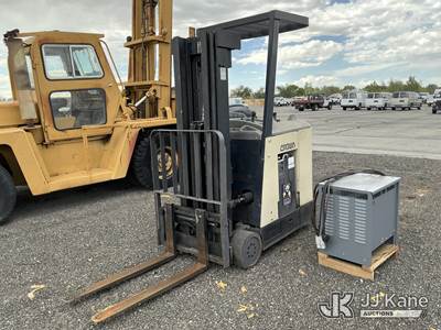 1998 Crown RC3020-30 Forklift