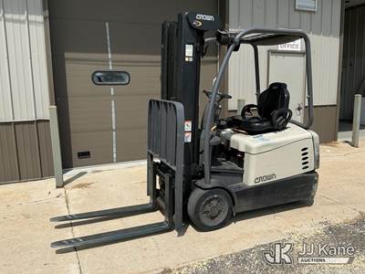 2015 Crown S200 Series Solid Tired Forklift