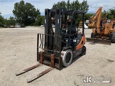 2011 Doosan G25P5 Pneumatic Tired Forklift