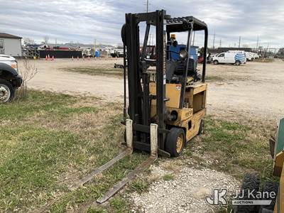 Hyster 30 Solid Tired Forklift