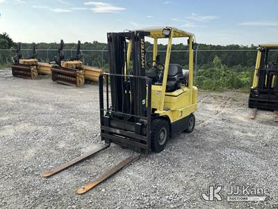 Hyster H40XM Pneumatic Tired Forklift