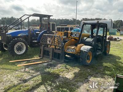 2015 JCB 525-60T4 Solid Tired Telehandler