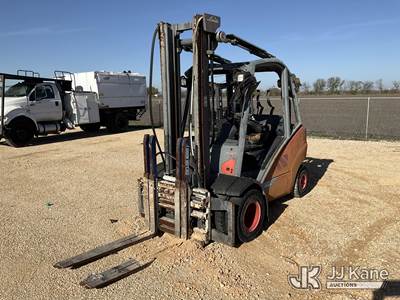 2013 Lindsey H30T Solid Tired Forklift