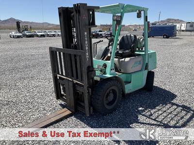 Mitsubishi FG30 Pneumatic Tired Forklift