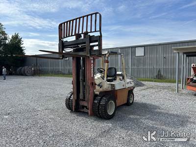 Nissan BGF03 Pneumatic Tired Forklift
