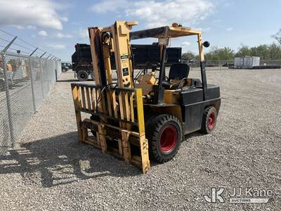 Nissan WF03A35V Solid Tired Forklift