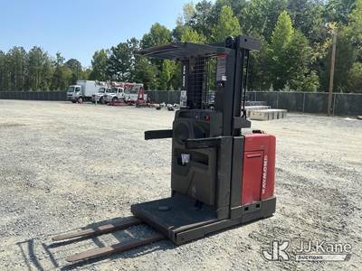 2013 Raymond 5400PC30TT Stand-Up Forklift Order Picker