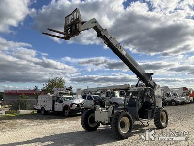 2005 Terex TH842C Rough Terrain Telescopic Forklift