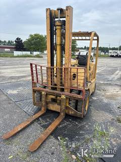 1980 Tow Master Rubber Tired Forklift