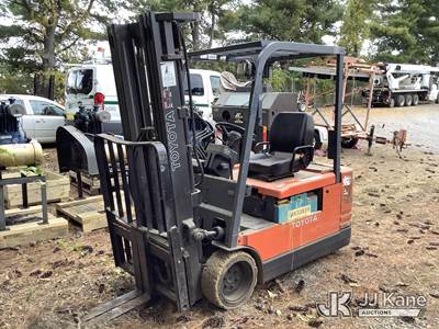 Toyota 5FBE20 Solid Tired Forklift