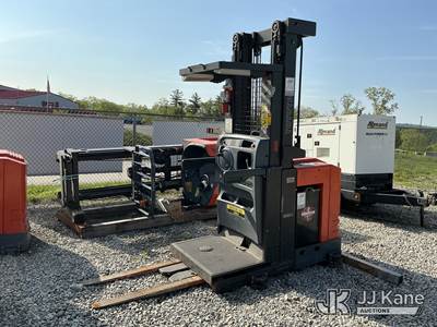 2016 Toyota 7BPUE15 24V Electric Solid Tired Order Picker Forklift