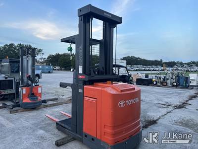 2016 Toyota 7BPUE15 Stand-Up Forklift Order Picker