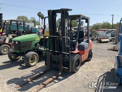 Toyota 7FCU30 Solid Tired Forklift