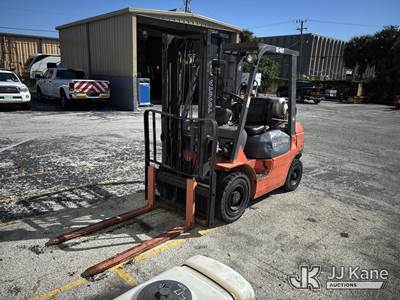 2005 Toyota 7FGCU25 Pneumatic Tired Forklift