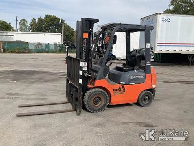2001 Toyota 7FGU15 Solid Tired Forklift