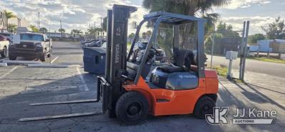 2004 Toyota 7FGU25 Solid Tired Forklift