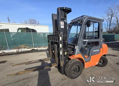 2000 Toyota 7FGU30 Solid Tired Forklift