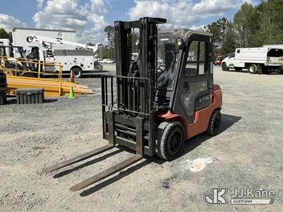 Toyota 7FGU30 Solid Tired Forklift