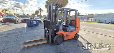 2009 Toyota 7FGU35 Solid Tired Forklift