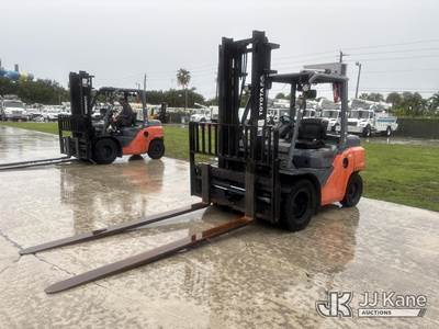 2016 Toyota 8FD35U Solid Tired Forklift