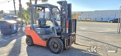 2012 Toyota 8FGCU25 Pneumatic Tired Forklift