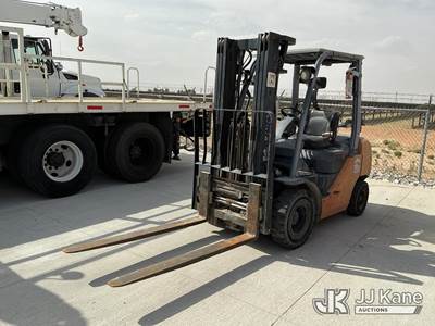 2000 Toyota 8FGU25 Solid Tired Forklift