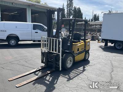 1998 Yale GDP060 Pneumatic Tired Forklift