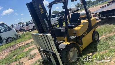 2016 Yale GLP060 Pneumatic Tired Forklift
