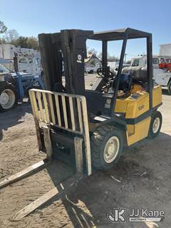 Yale GLP080 Pneumatic Tired Forklift