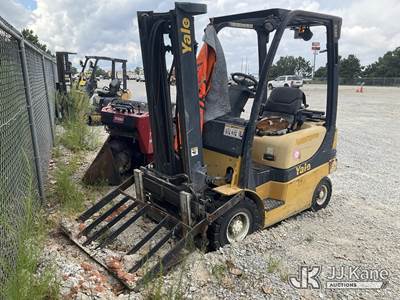 Yale Pneumatic Tired Forklift