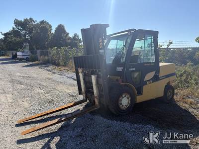 2009 Yale Veracitor GDP120VX Pneumatic Tired Forklift