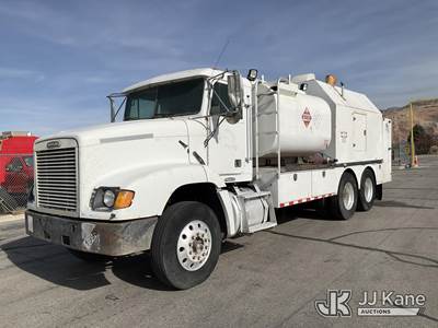 1998 Freightliner FLD112 Lube Truck
