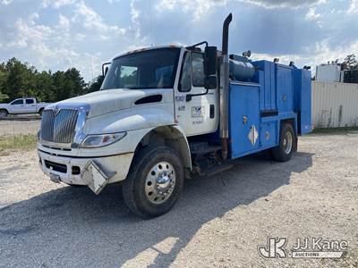 2007 International 4400 Lube Truck