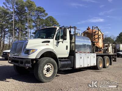 2007 International 7600 T/A Lube Truck