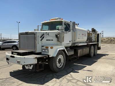 2015 Western Star Trucks 4900 SA Lube Truck