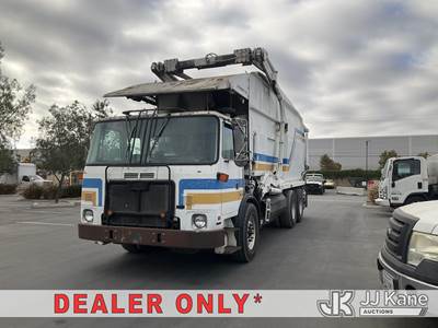 2010 Autocar ACX Xpeditor T/A Trash Truck