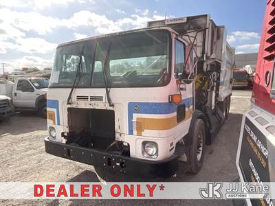 2013 Autocar ACX Xpeditor T/A Trash Truck