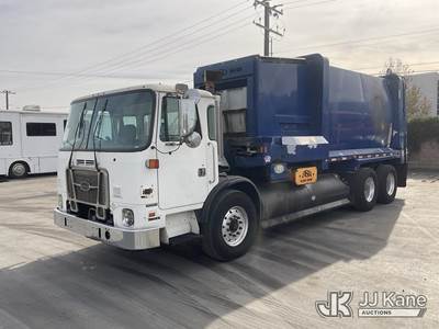 2017 Autocar ACX Xpeditor T/A Trash Truck
