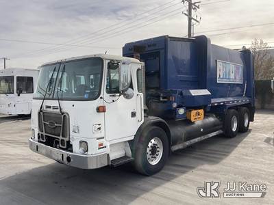 2017 Autocar ACX Xpeditor T/A Trash Truck