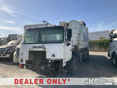 2015 Autocar ACX Xpeditor T/A Trash Truck