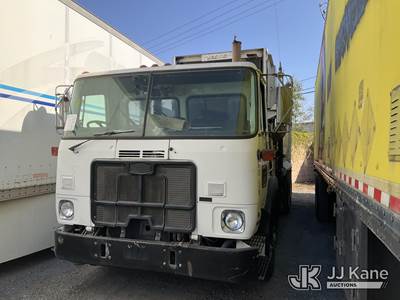 2008 Autocar WX Trash Truck