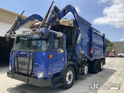 Autocar Xpeditor Garbage Truck