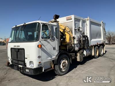 2011 Autocar Xpeditor Garbage/Compactor Truck
