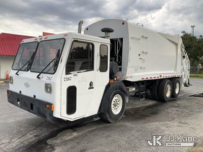 2003 Crane Carrier Co. Low Entry Garbage/Compactor Truck
