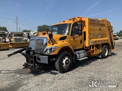 2019 International 7400 Trash Truck