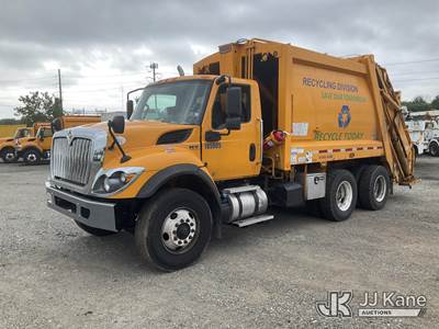 2020 International HV607 T/A Trash Truck