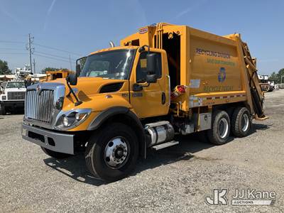 2020 International HV607 Trash Truck